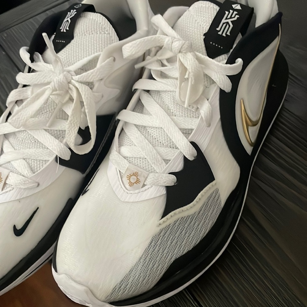 Kyries basketball shoes size 9